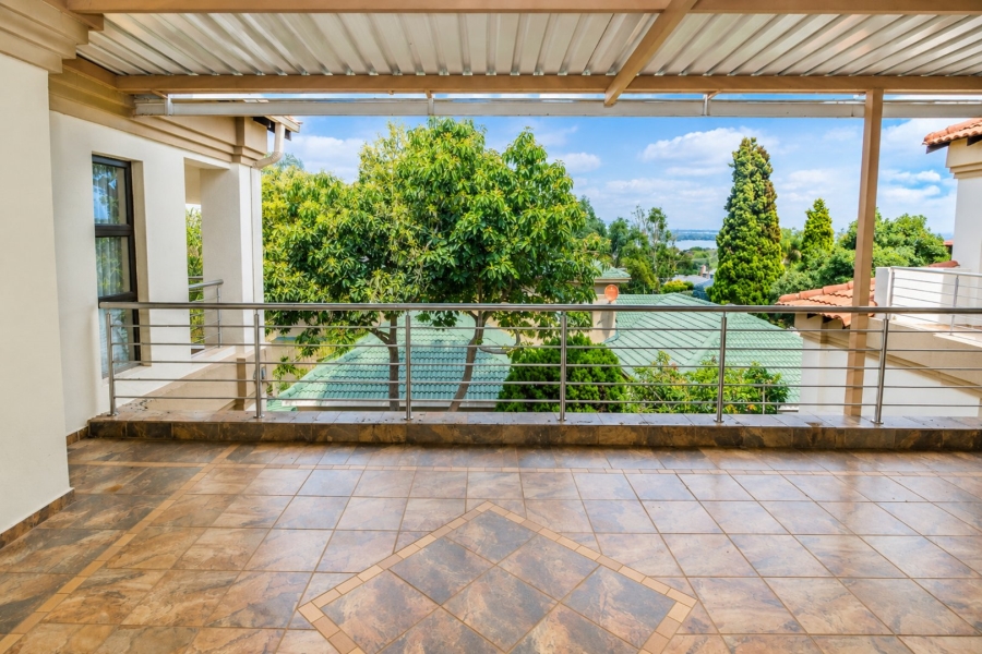 4 Bedroom Property for Sale in Kosmos Ridge North West